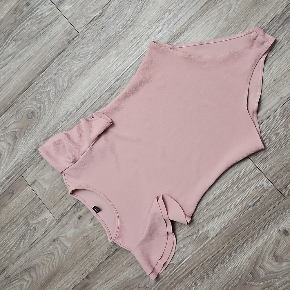 Women's Medium 6 Ruffled Short Sleeve Stretchy Pink Bodysuit - Picture 14 of 15